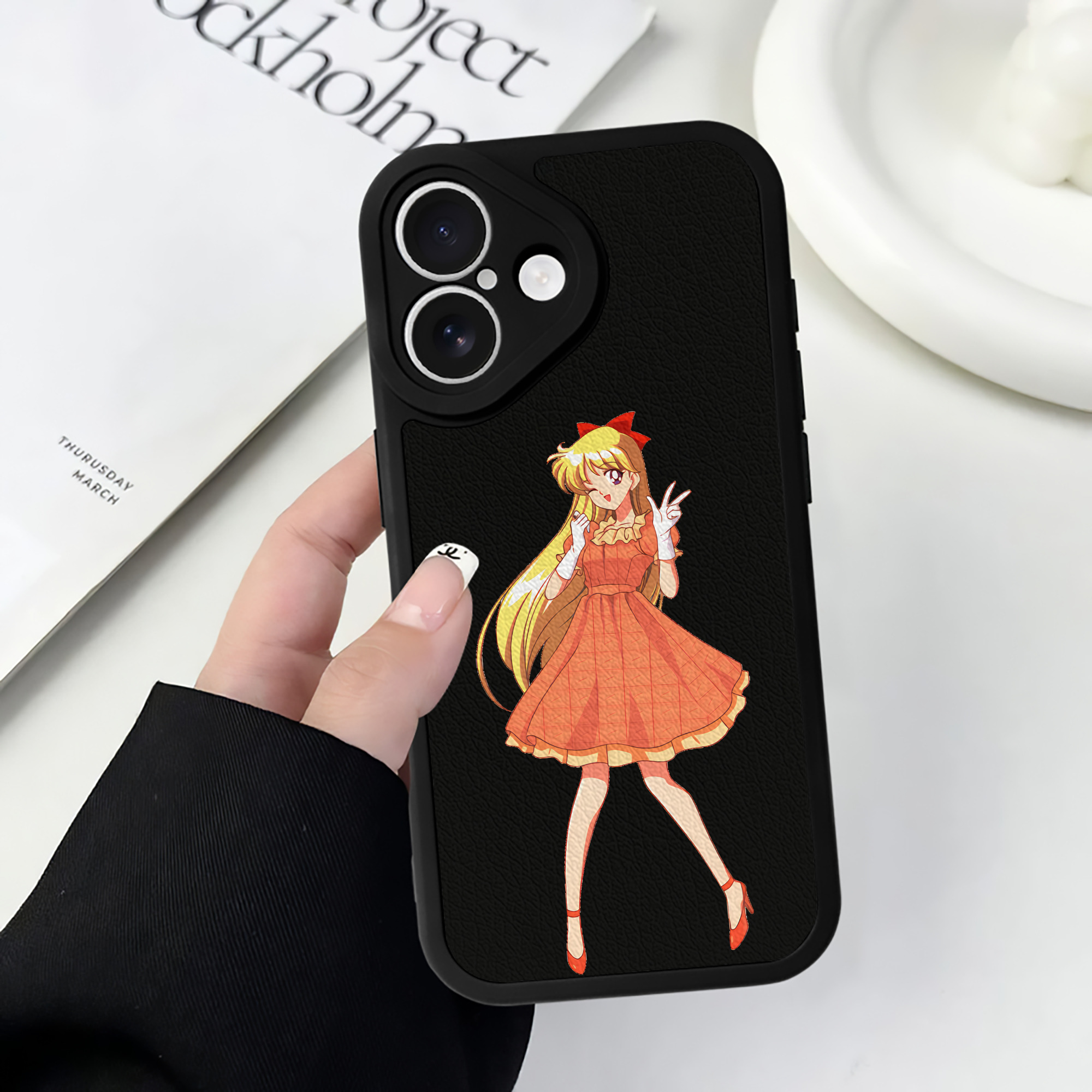 （画像用） 美少女戦士セーラームーン 愛野 美奈子 あいの みなこ Sailor Moon Aino Minako 【iPhone 16シリーズ対応】シリコンスマホケース（レザー調） 材質：シリコン